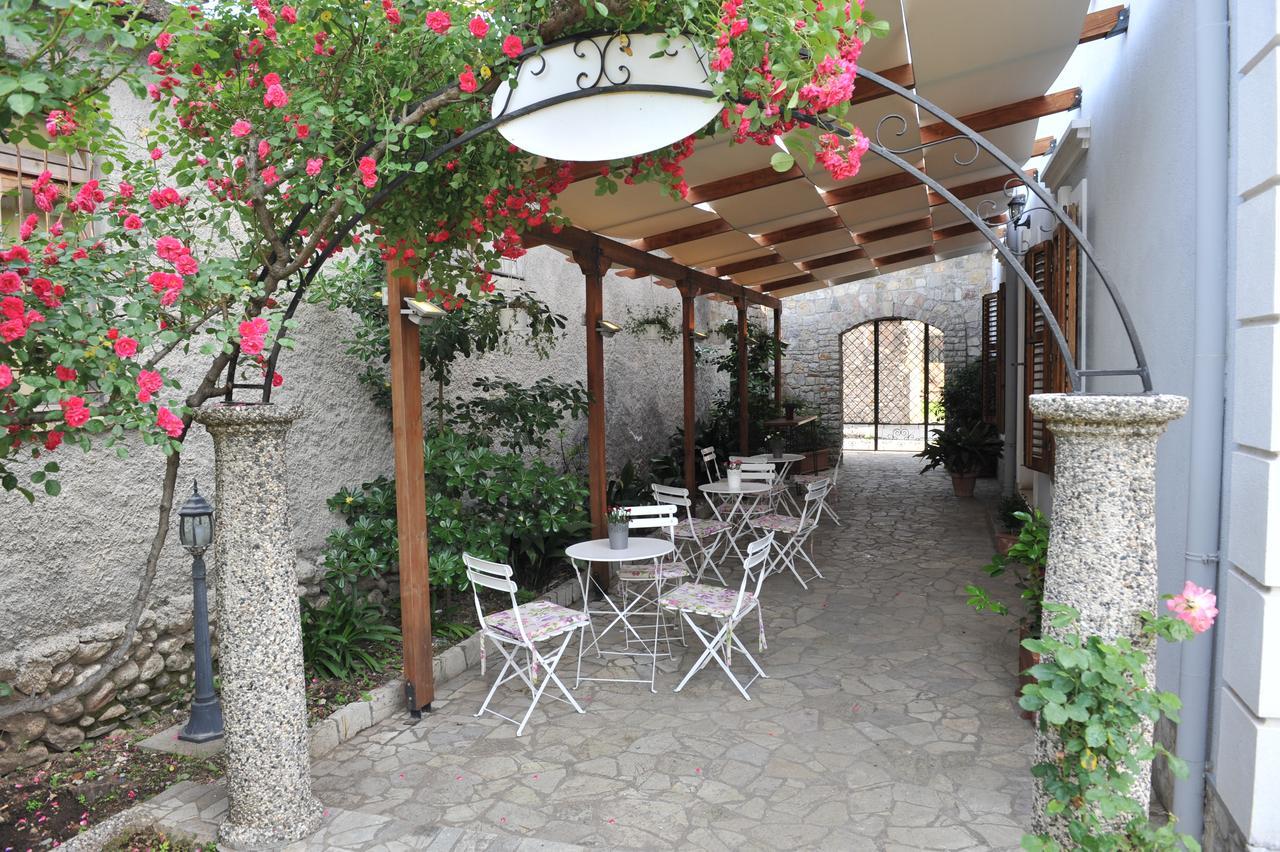 Rose Garden Hotel Shkodër Extérieur photo