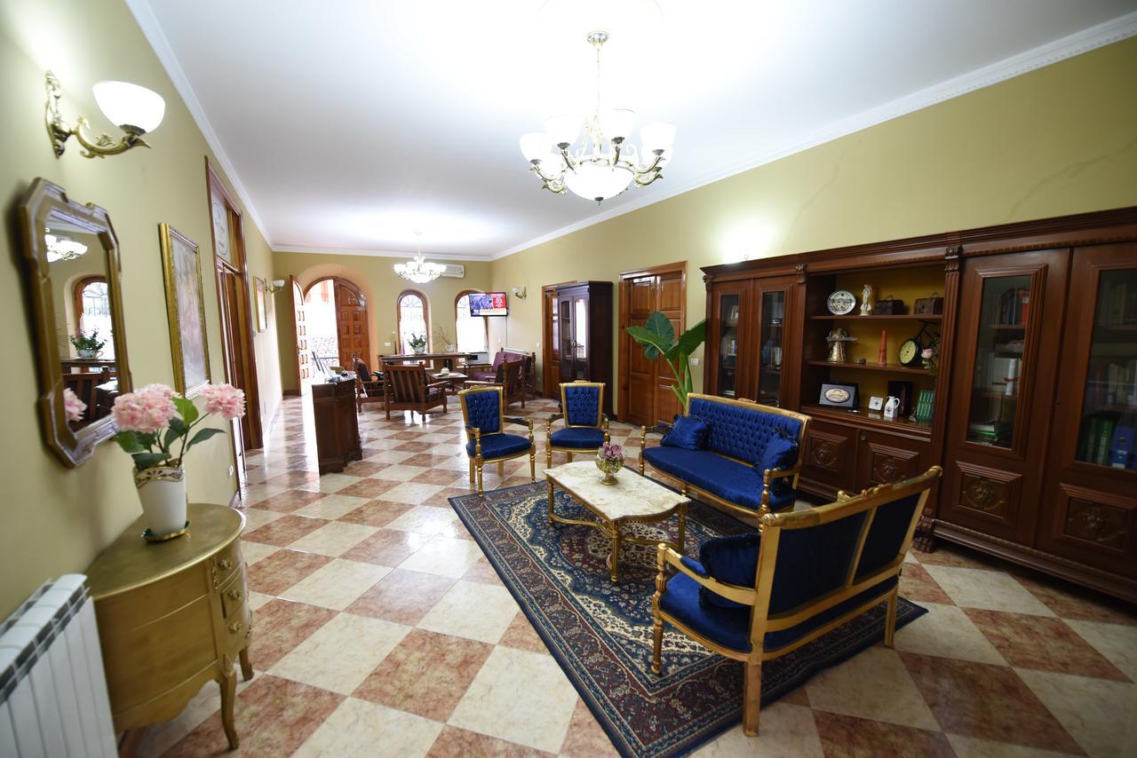 Rose Garden Hotel Shkodër Extérieur photo